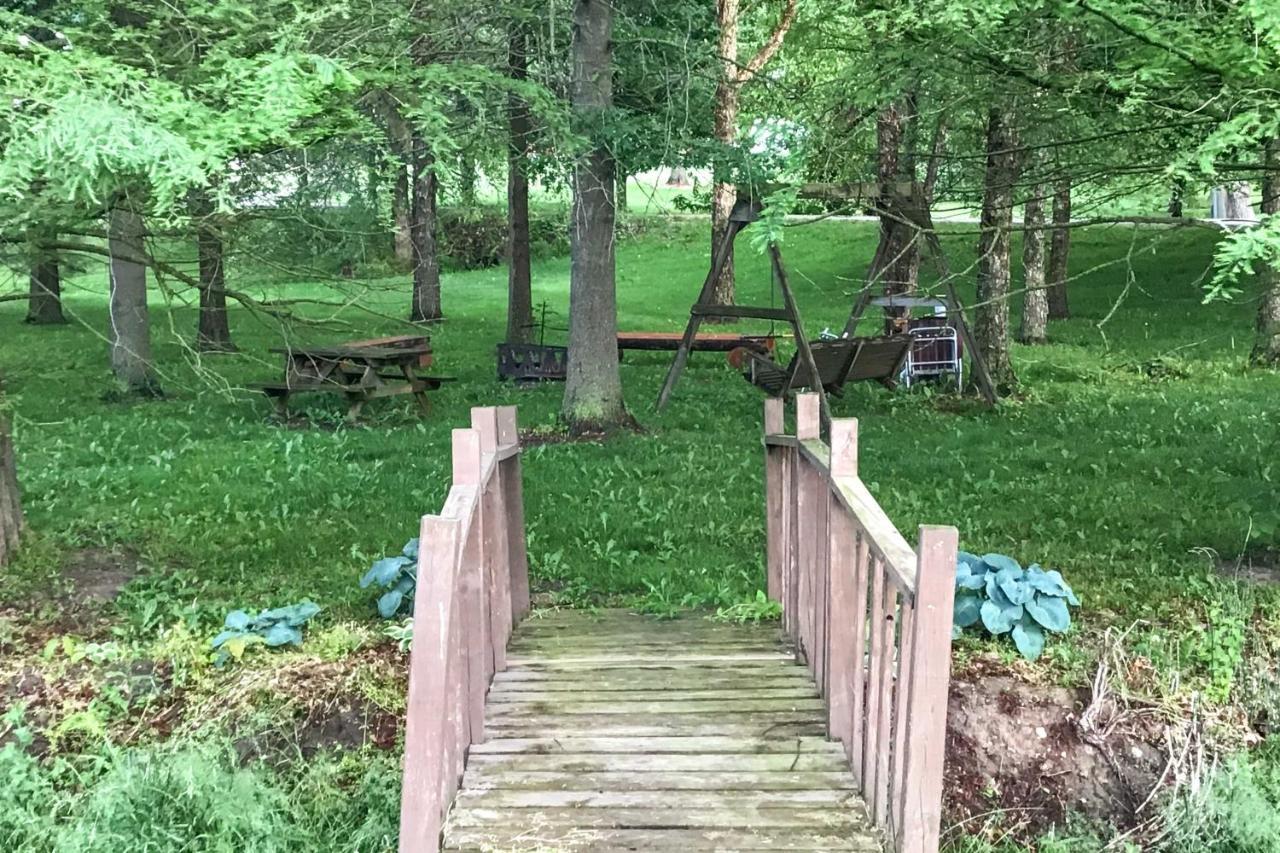 Honey House Cabin - A Quiet Countryside Retreat! Nappanee Exterior foto