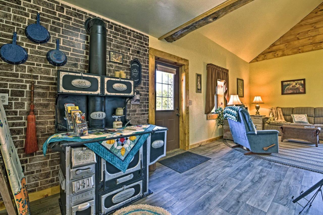 Honey House Cabin - A Quiet Countryside Retreat! Nappanee Exterior foto