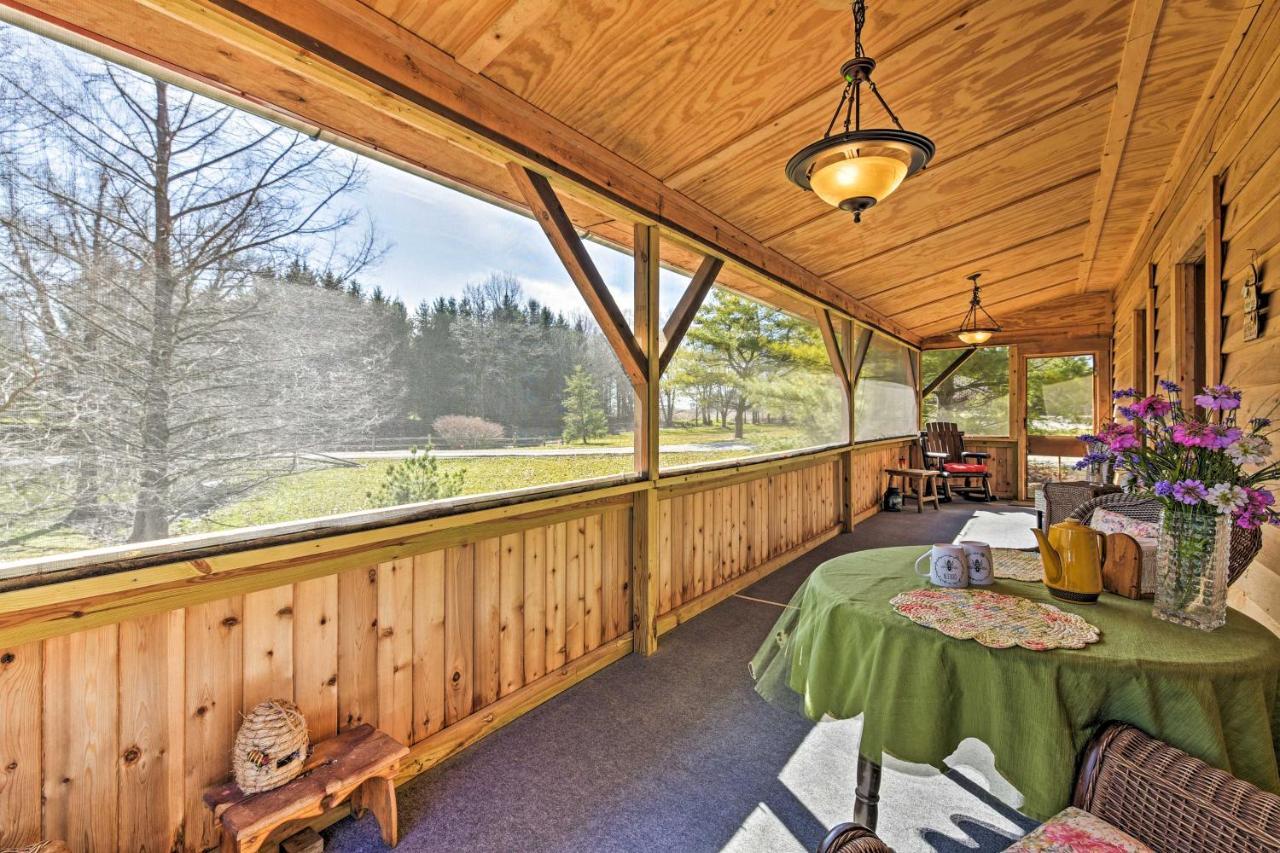 Honey House Cabin - A Quiet Countryside Retreat! Nappanee Exterior foto