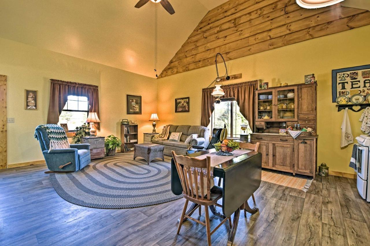 Honey House Cabin - A Quiet Countryside Retreat! Nappanee Exterior foto